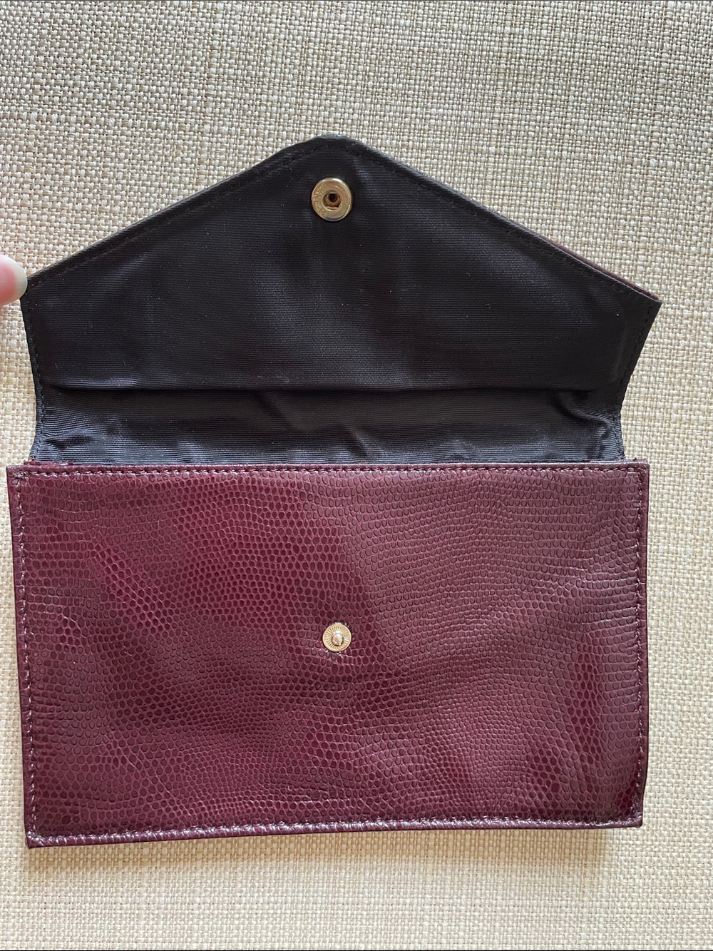 [DVF] Burgundy Lizard-Embossed Leather Envelope Clutch - Picture 2 of 6
